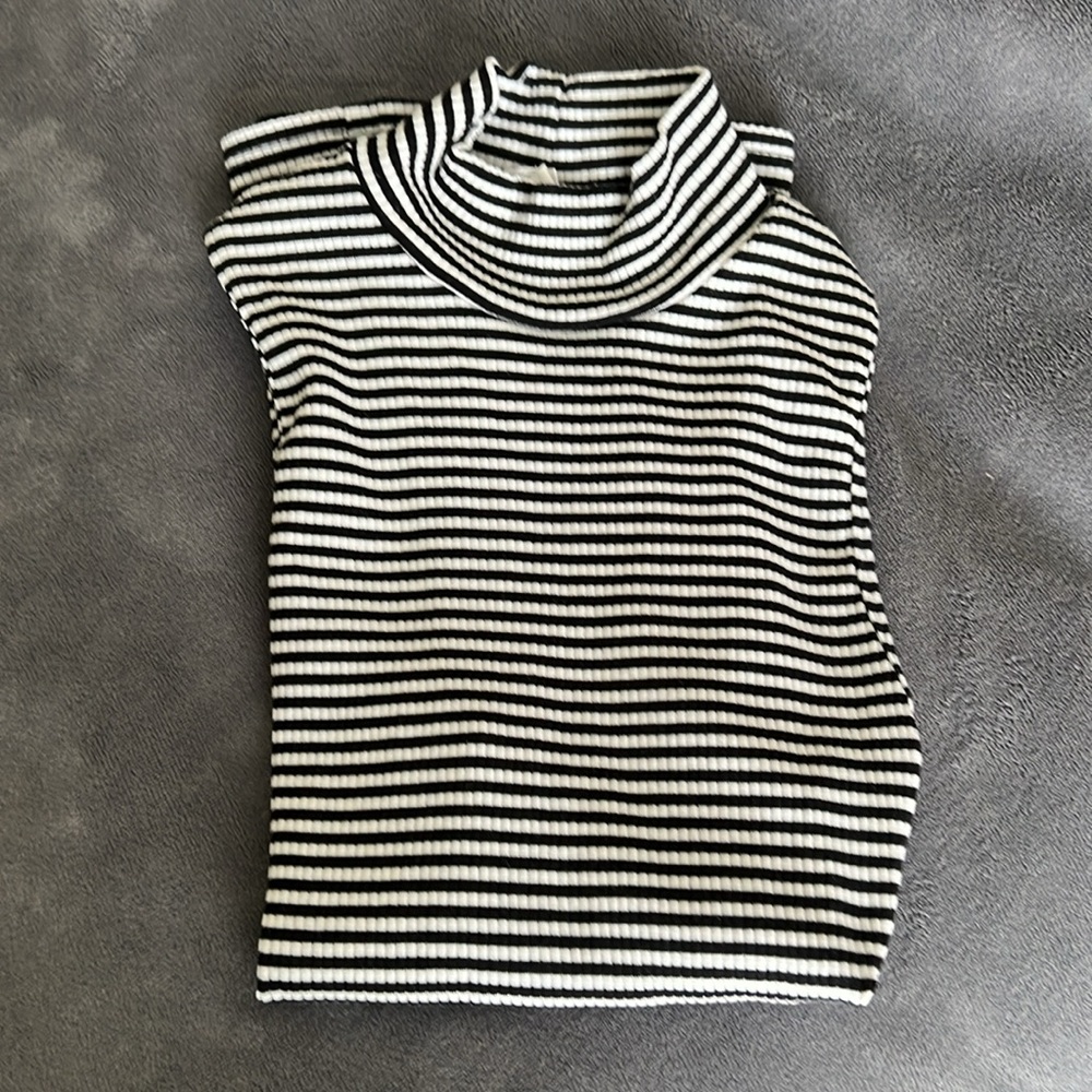 Athleta Top. Size Small.